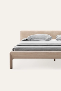 Postel Invito designová postel z masivu