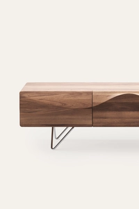 TV stolek Lasta 2 TV komoda z masivu s kovovými nohami