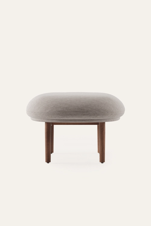 Taburet Mela designový čalouněný taburet z masivu