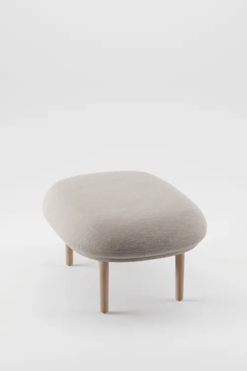 Taburet Mela designový čalouněný taburet z masivu
