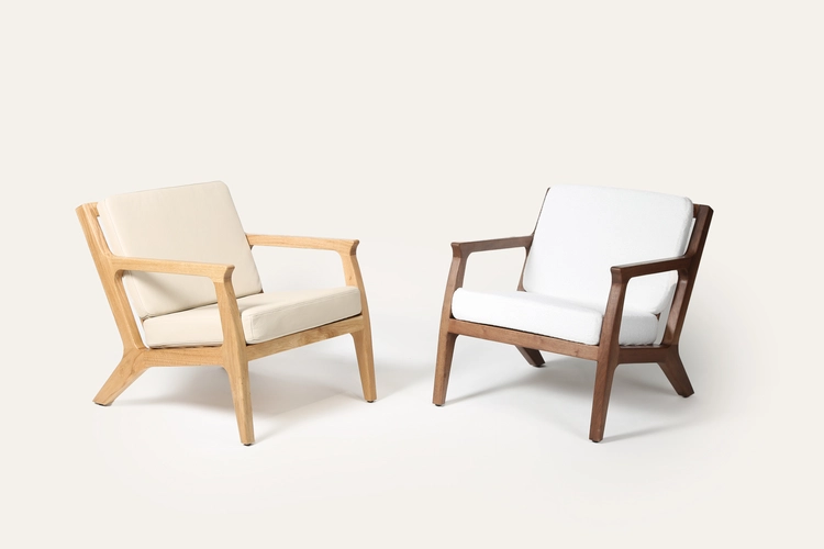 Křeslo Mila designové čalouněné křeslo z masivu