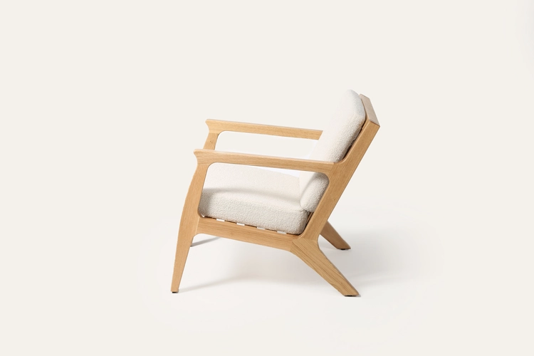 Křeslo Mila designové čalouněné křeslo z masivu
