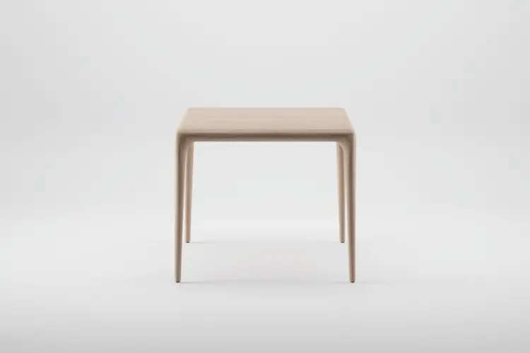 Stůl Latus Square čtvercový designový jídelní stůl s elegantně zaoblenými hranami