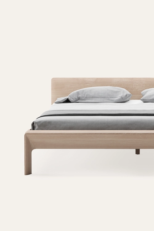 Postel Invito designová postel z masivu