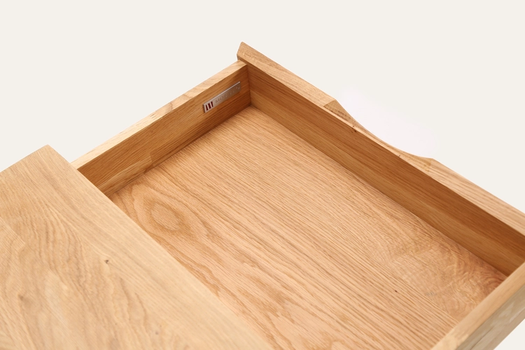 Odkládací stolek Primo Dia designový odkládací stolek z masivu