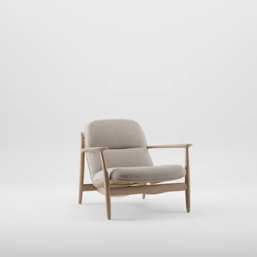 Křeslo Nila Lounge Trimmed designové čalouněné křeslo z masivu s područkami