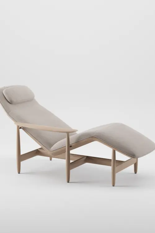 Lenoška Nila designová lenoška z masivního dřeva s podnožkou