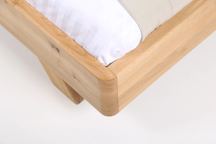 Postel Luca dřevěná manželská postel v rustikálním stylu