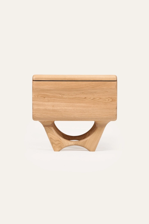 Noční stolek Antoni designový dřevěný noční stolek