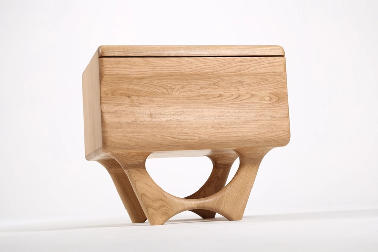 Noční stolek Antoni designový dřevěný noční stolek