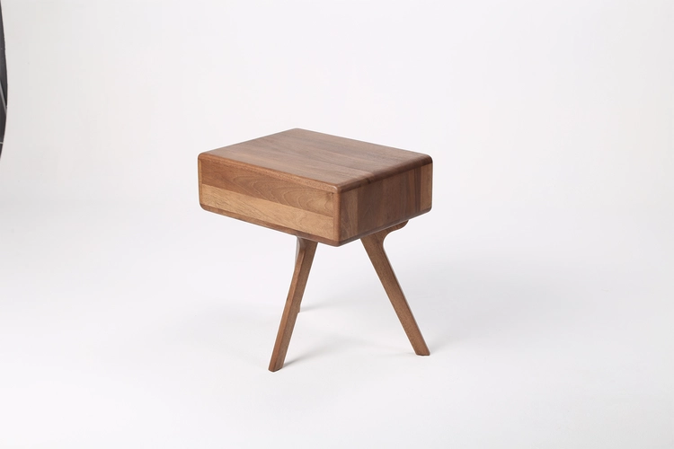 Noční stolek Naim minimalistický dřevěný noční stolek