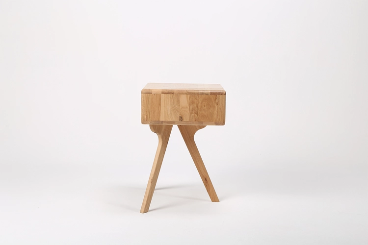 Noční stolek Naim minimalistický dřevěný noční stolek
