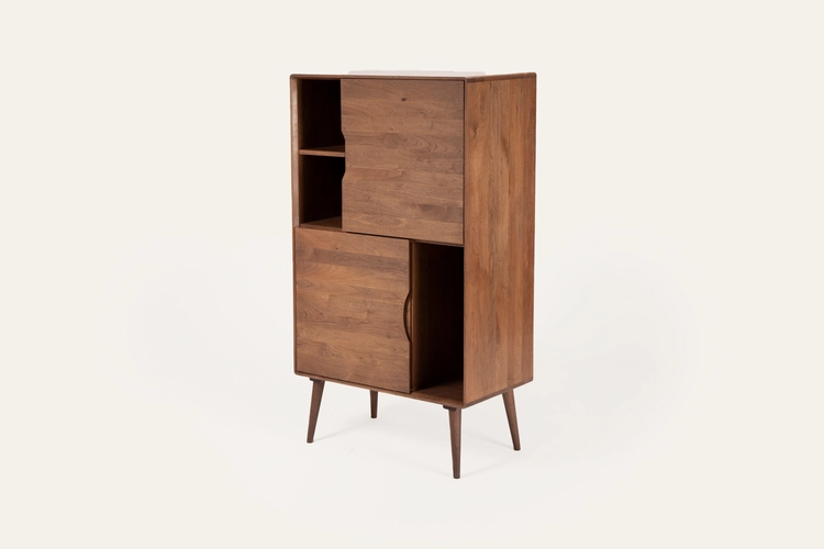 Skříň Mua vyšší designová skříň z masivu