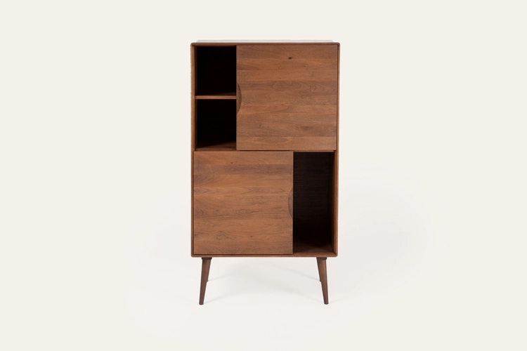 Skříň Mua vyšší designová skříň z masivu