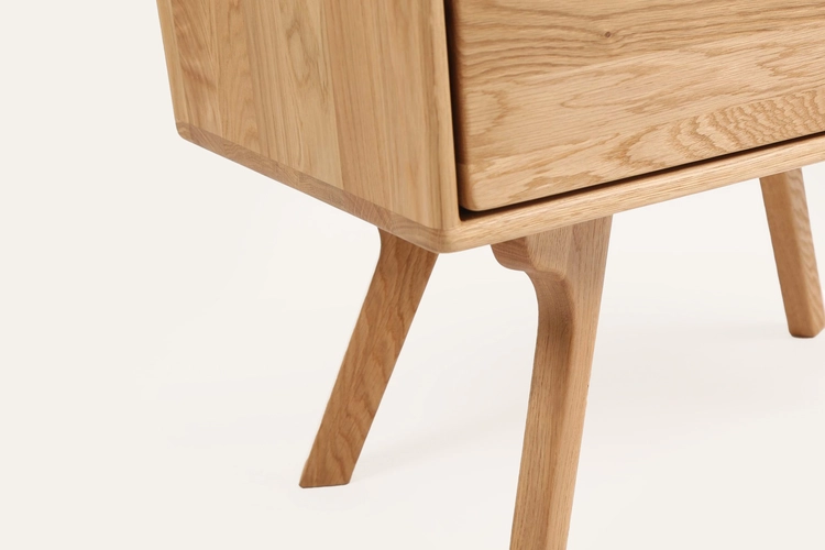 Komoda Amadeo vysoká zásuvková komoda z masivu