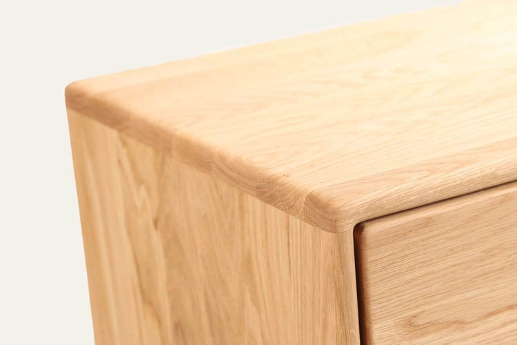 Komoda Amadeo vysoká zásuvková komoda z masivu