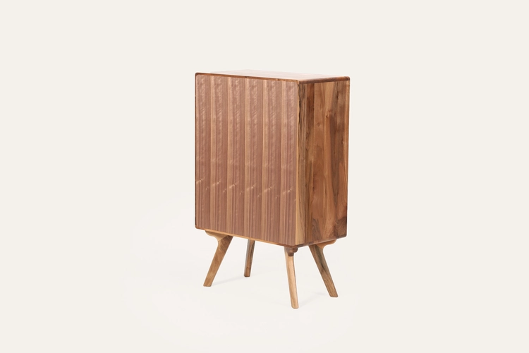 Komoda Amadeo vysoká zásuvková komoda z masivu