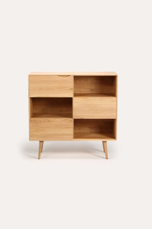 Skříň Primo Alta skandinávská skříň z masivu