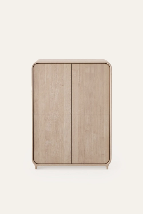 Skříň Eny designová vysoká skřín se zaoblenými hranami