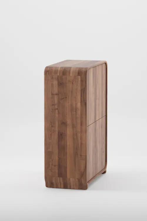 Skříň Eny designová vysoká skřín se zaoblenými hranami