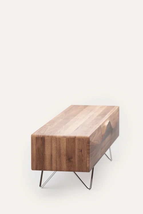 TV stolek Lasta 2 TV komoda z masivu s kovovými nohami