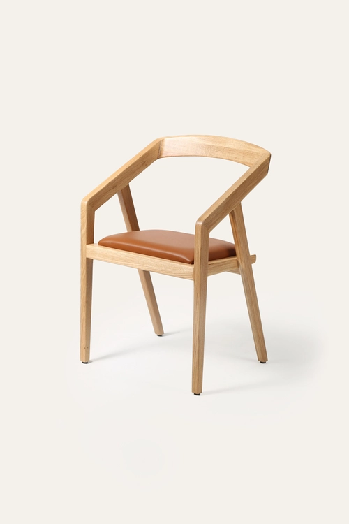 Židle Nuda designová jídelní židle z masivu s čalouněným sedákem