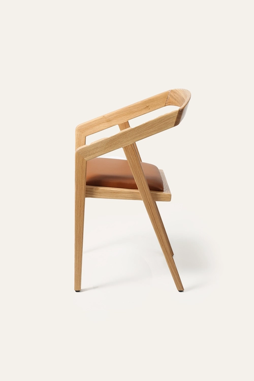 Židle Nuda designová jídelní židle z masivu s čalouněným sedákem