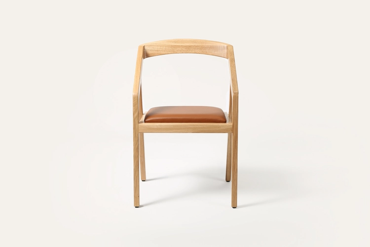 Židle Nuda designová jídelní židle z masivu s čalouněným sedákem