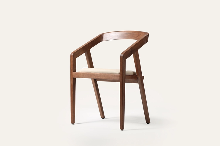 Židle Nuda designová jídelní židle z masivu s čalouněným sedákem