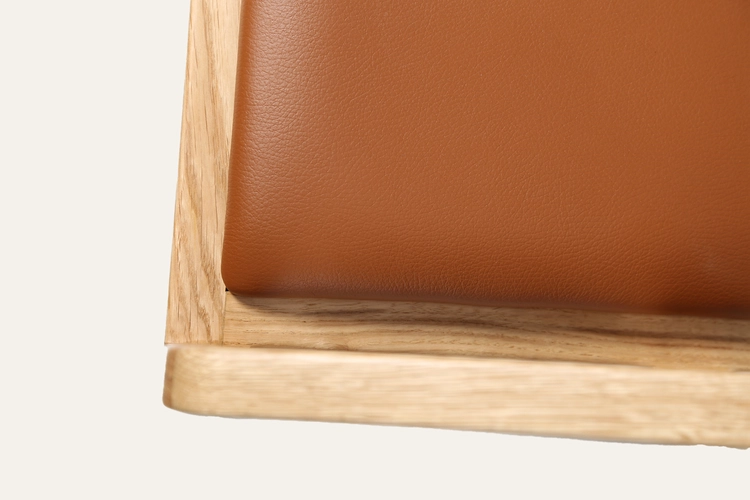 Židle Nuda designová jídelní židle z masivu s čalouněným sedákem