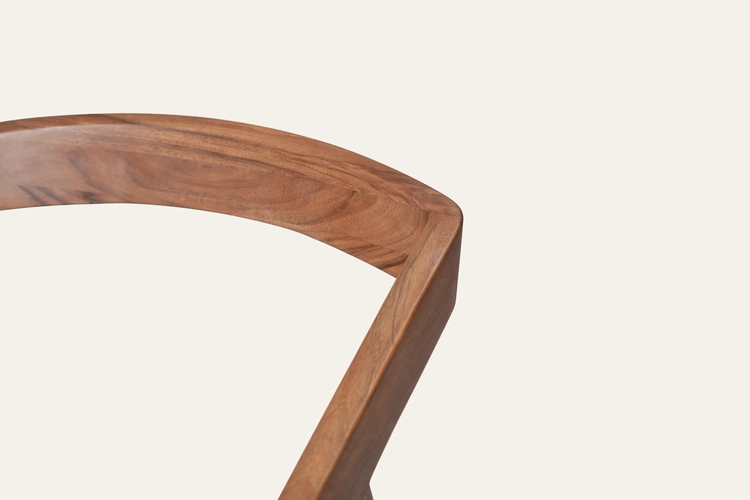 Židle Nuda designová jídelní židle z masivu s čalouněným sedákem