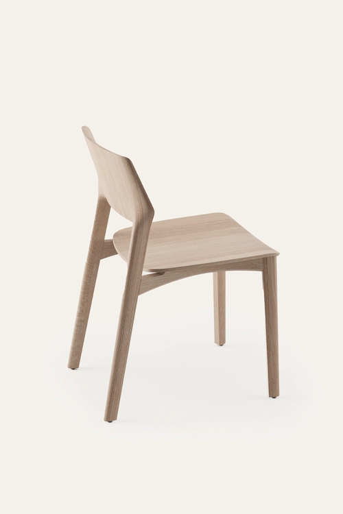 Židle Fin designová jídelní židle z masivu s čalouněným sedákem