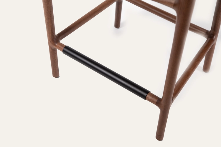Barová židle Sagrada designová barová židle z masivu