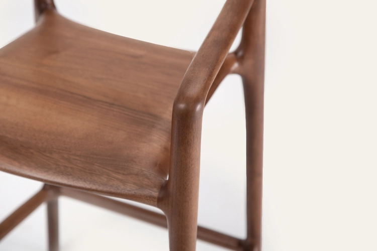 Barová židle Sagrada designová barová židle z masivu