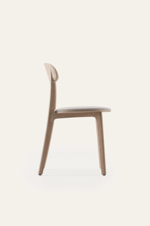 Židle Tanka minimalistická jídelní židle z masivu s čalouněným sedákem