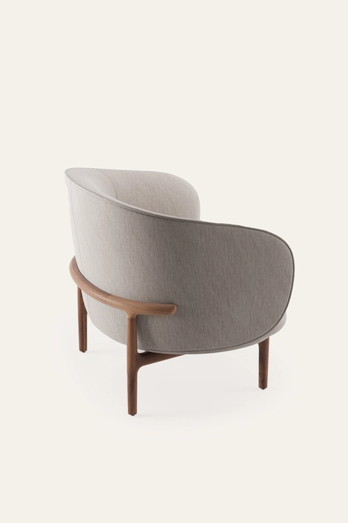 Křeslo Mela Lounge designové čalouněné křeslo z masivního dřeva