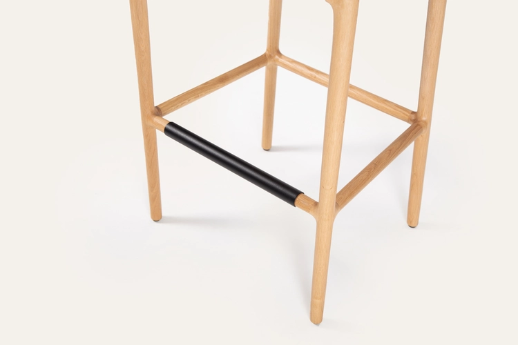 Barová židle Sagrada designová barová židle z masivu (vyšší)