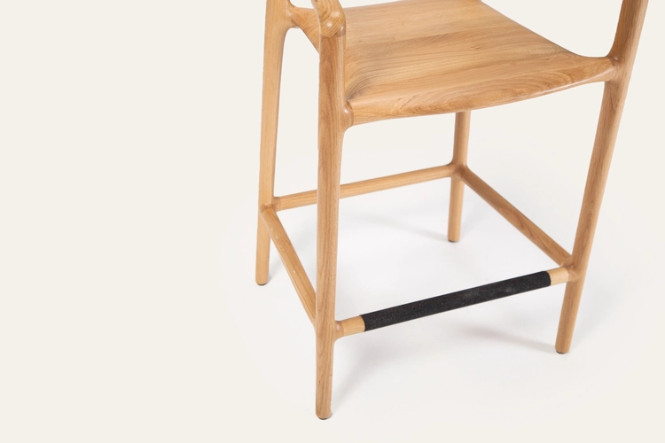 Barová židle Sagrada designová barová židle z masivu (vyšší)