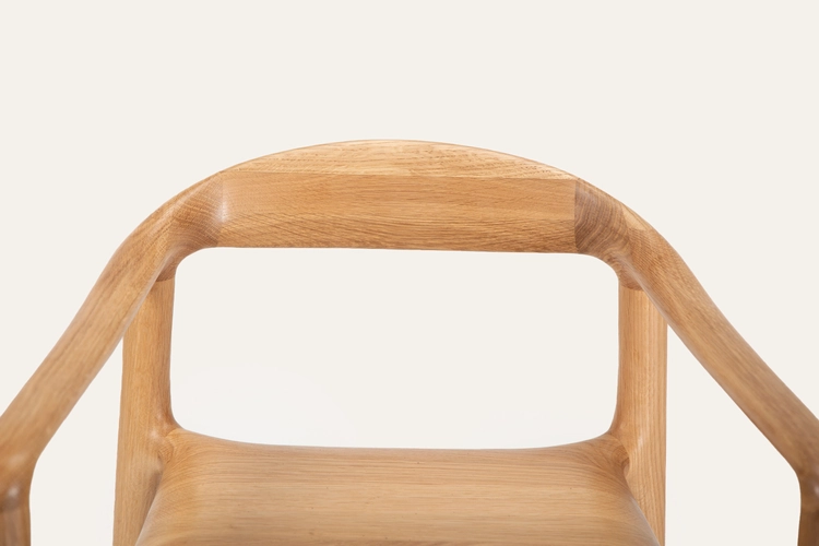Barová židle Sagrada designová barová židle z masivu (vyšší)