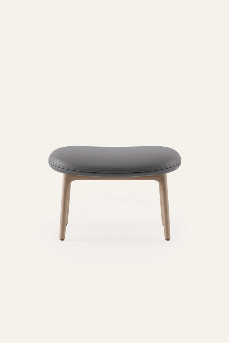 Taburet Neva designová podnožka z masivu