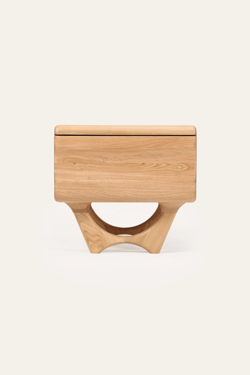 Noční stolek Antoni designový dřevěný noční stolek