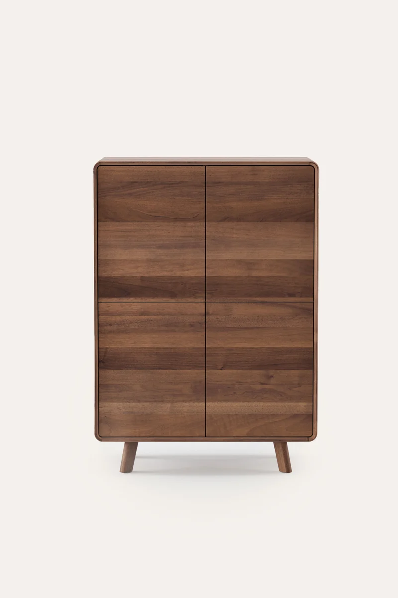 Skřín Neva vysoká designová masivní skříň